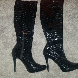 Leather Guess boots
